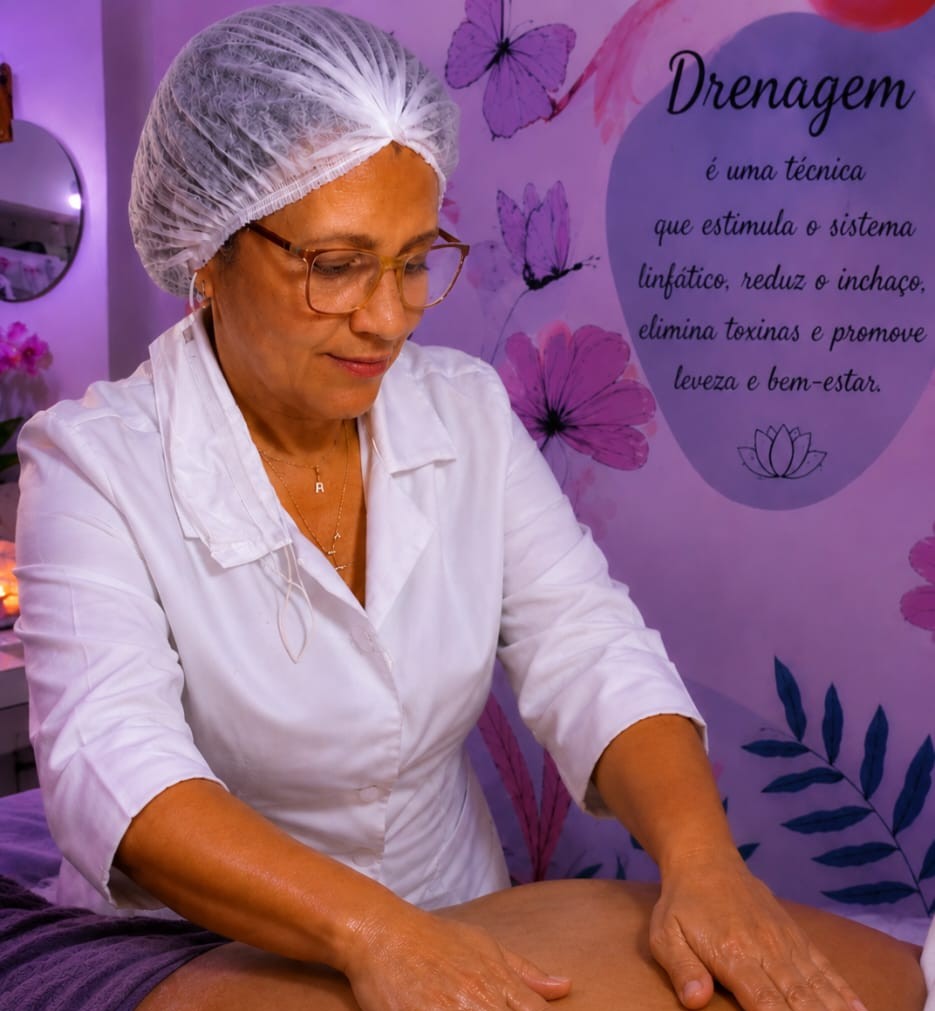 Sessão de drenagem linfática com Ângela Dutra